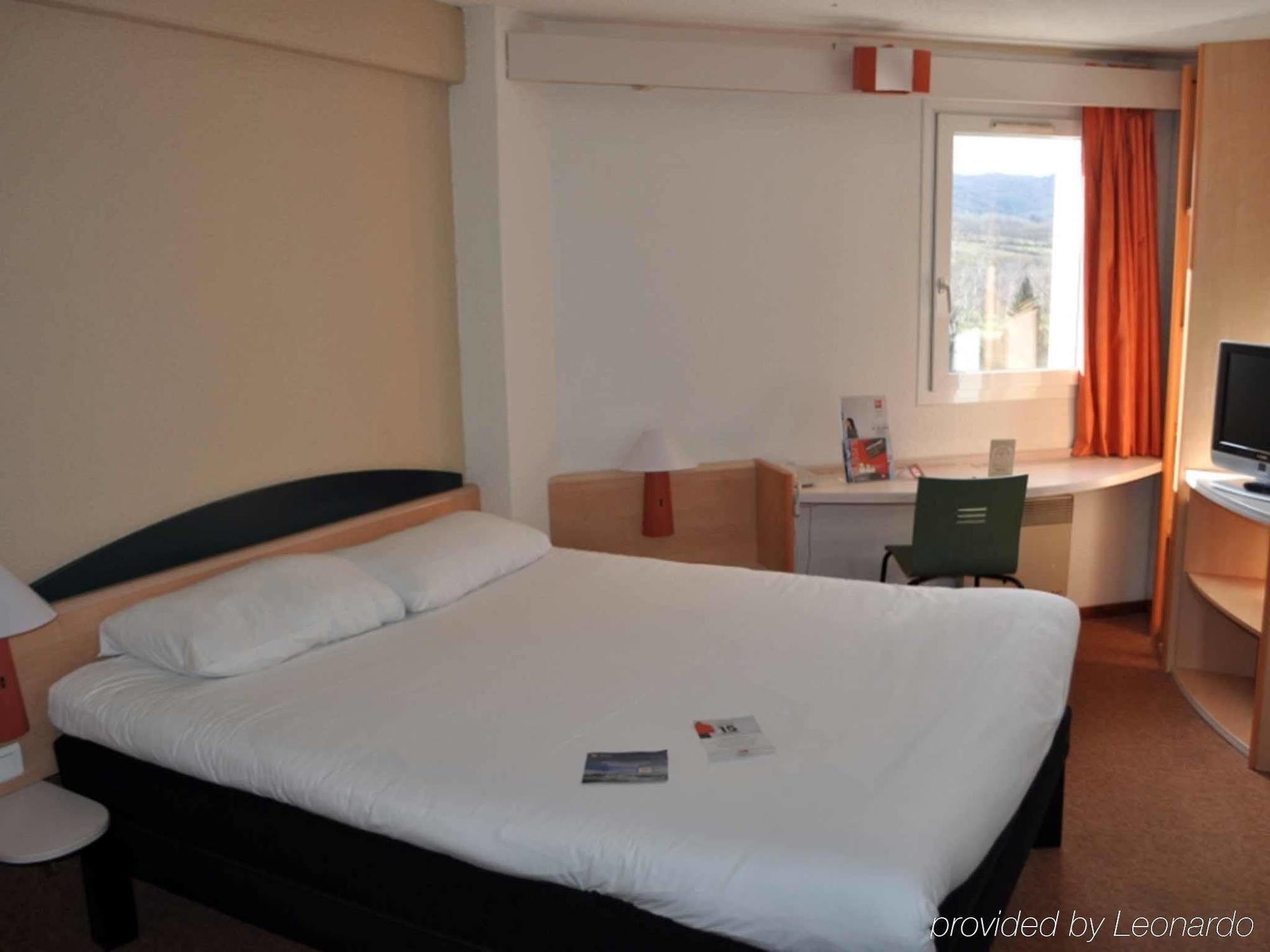 Hotel Ibis Autun Exterior foto