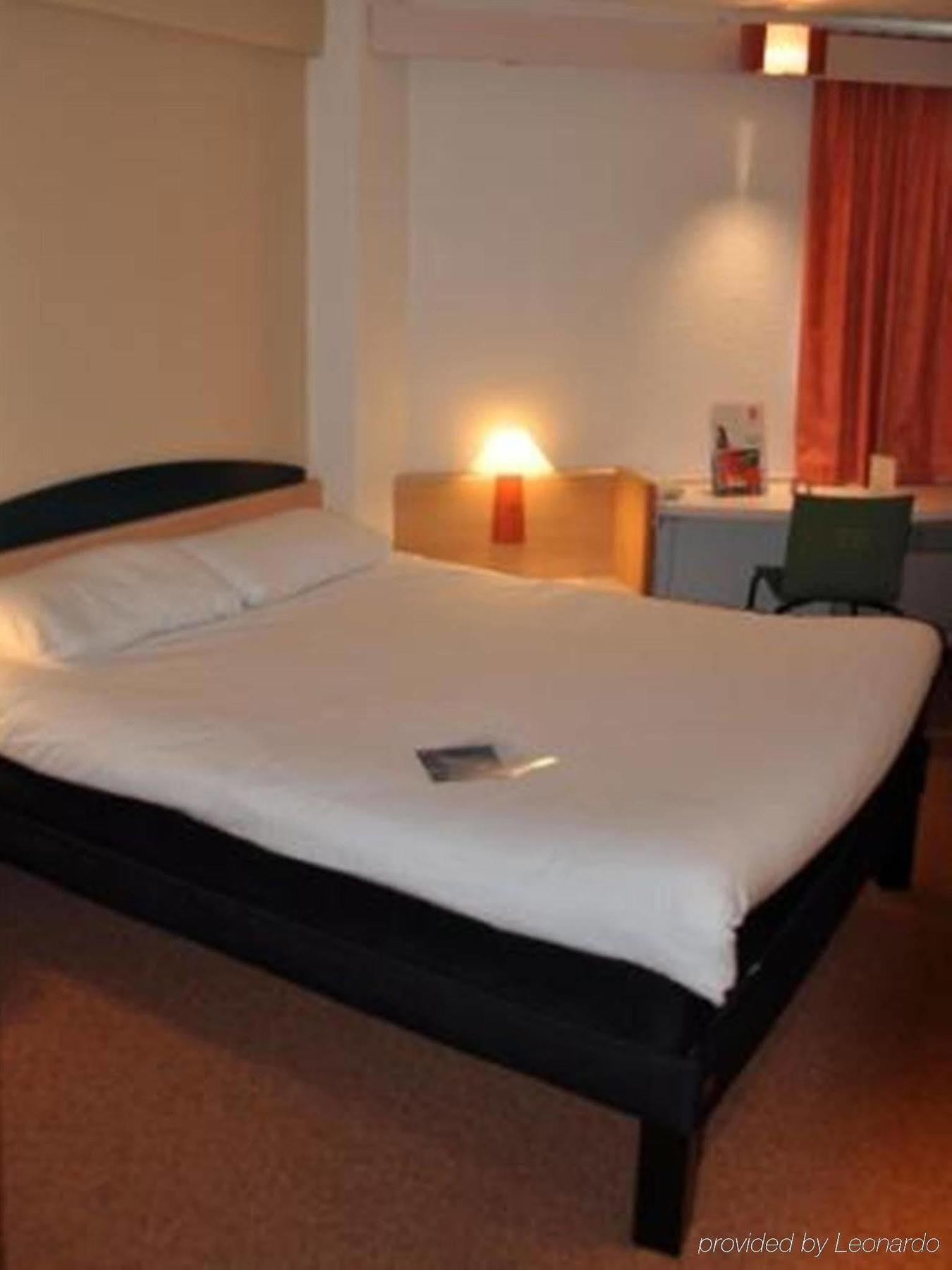Hotel Ibis Autun Exterior foto